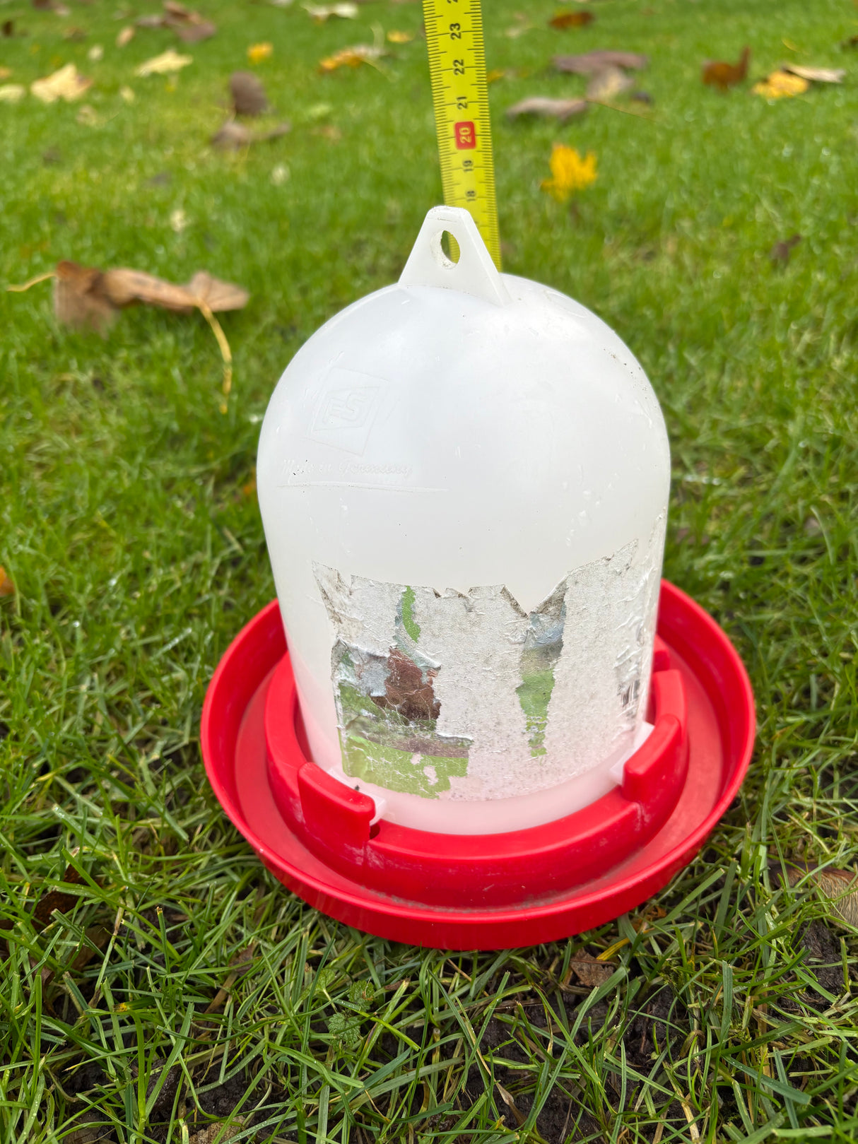 Gebruikte waterbak rood 1.5 liter